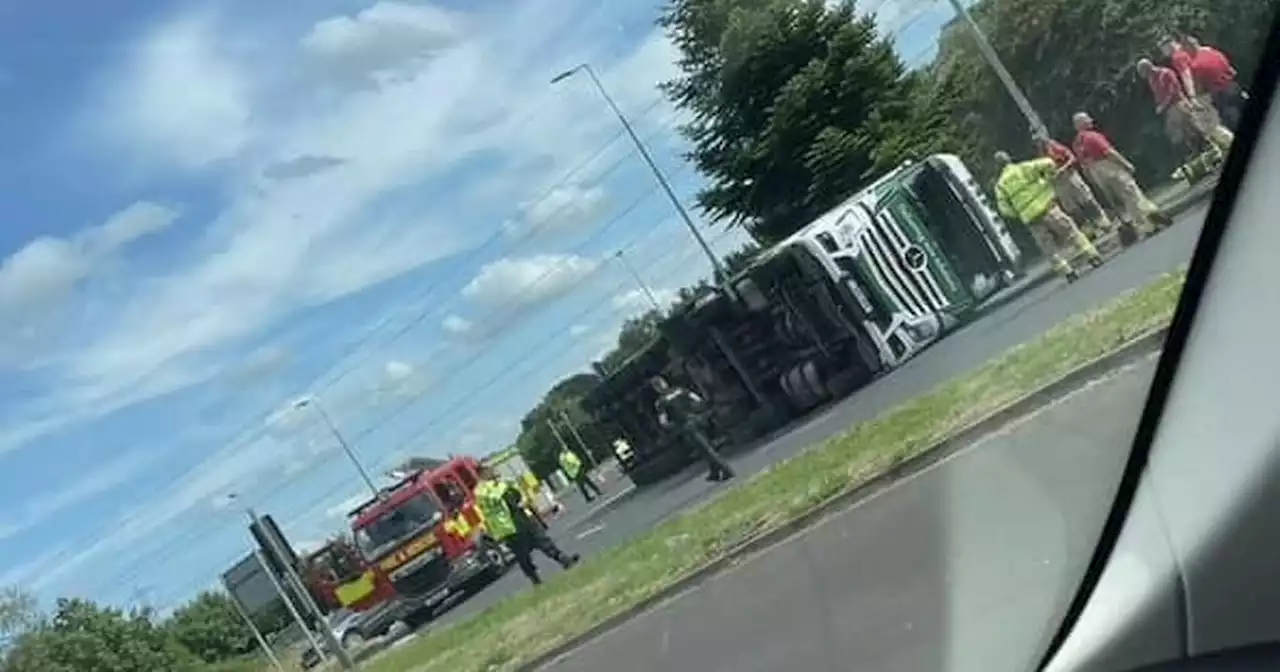 Major road off M65 remains shut 17 hours after HGV crashes onto its side