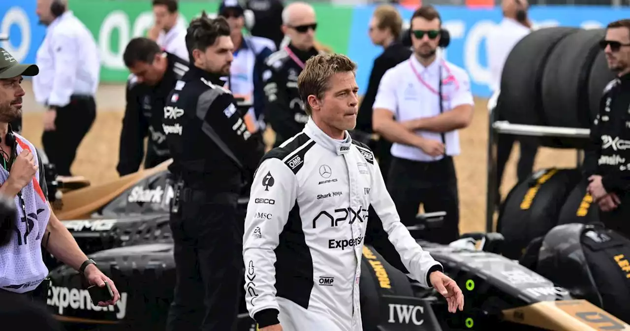 Les photos de Brad Pitt en combinaison de pilote F1, nouvelle star du paddock de Silverstone