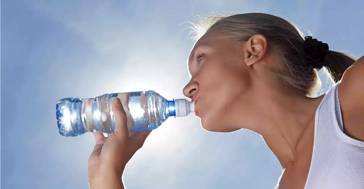 Richtig trinken, um bei der Hitze nicht „auszutrocken“