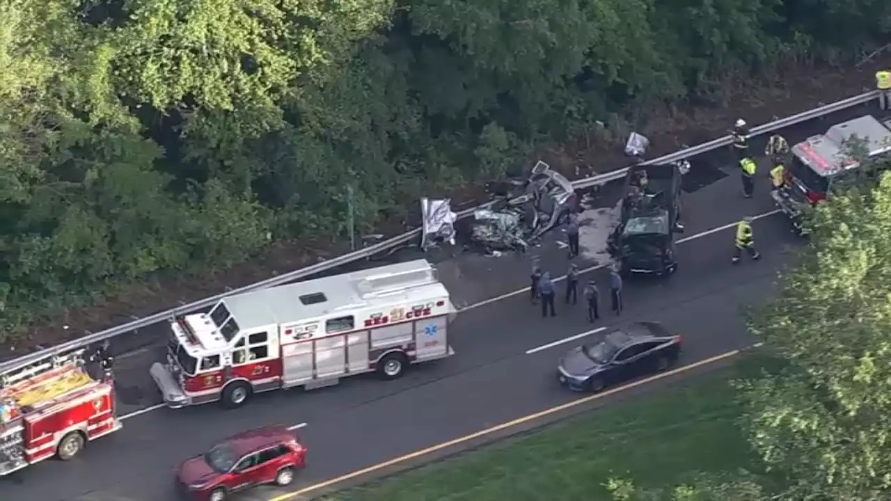 Crash snarls traffic along I-295 in New Jersey