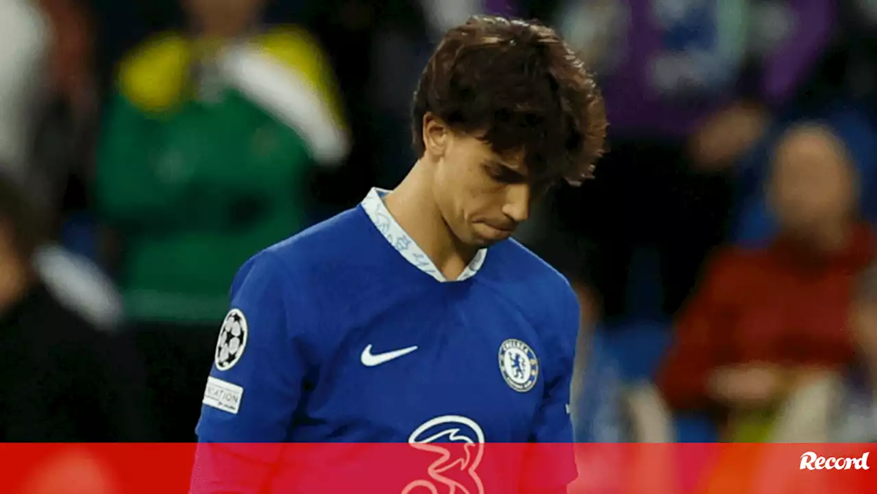 João Félix junta-se ao estágio do Atlético Madrid com guia de marcha na mão
