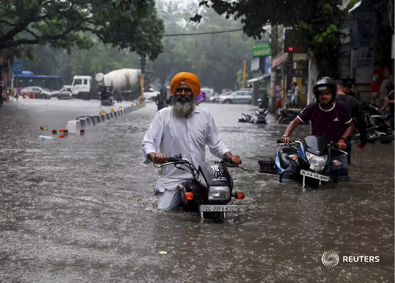 Torrential rain, floods kill 22 across northern India