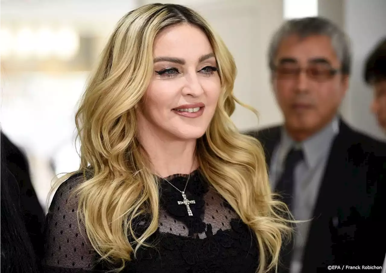 Madonna voor het eerst sinds spoedopname in openbaar gespot