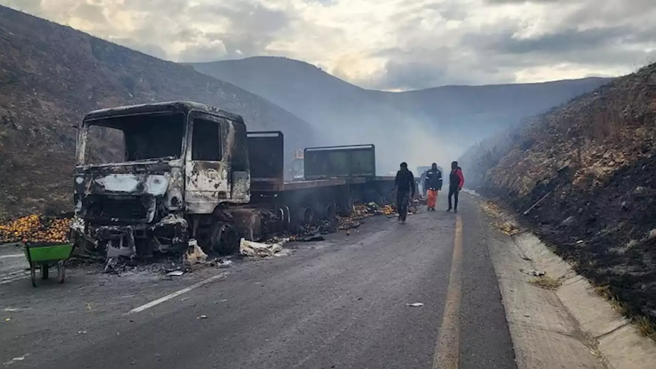 Police investigating the torching of five trucks in Mpumalanga - SABC News