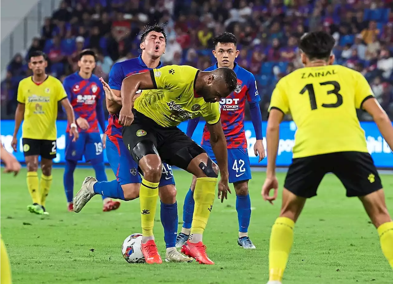 JDT coach livid with referee for not increasing injury time