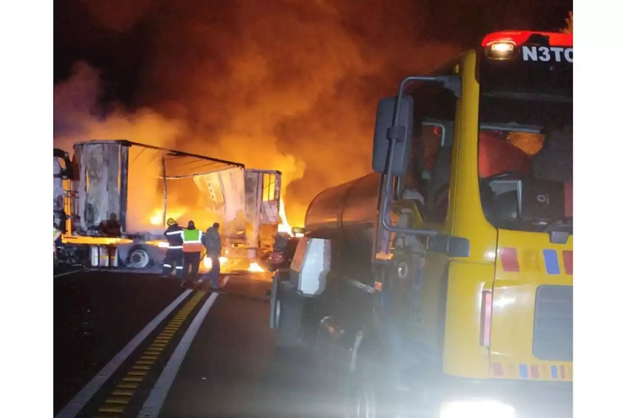 Another truck attack: Five carriers torched in Waterval Boven, Mpumalanga | The Citizen