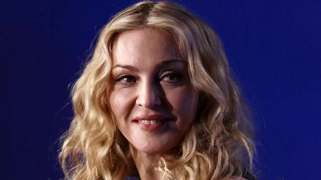 Madonna Takes a Walk in NYC Following Medical Emergency