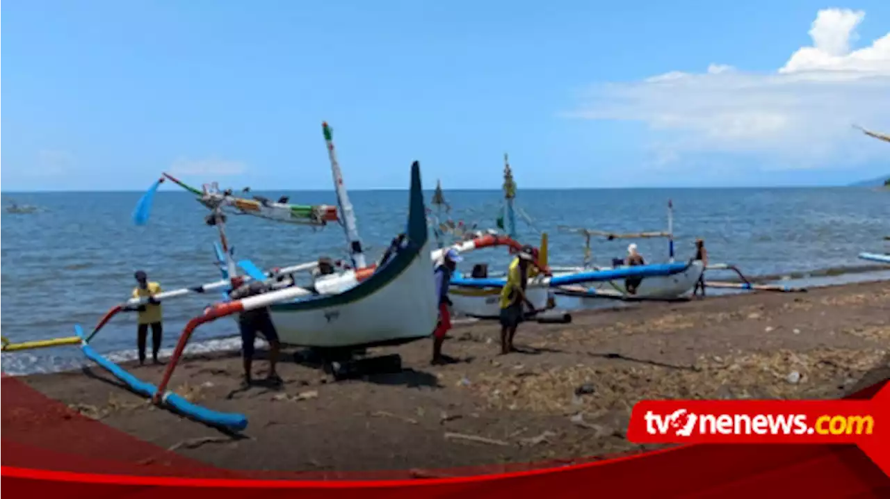 Jaga Ekosistem, Nelayan di Banyuwangi Diajak Bersihkan Sampah Laut