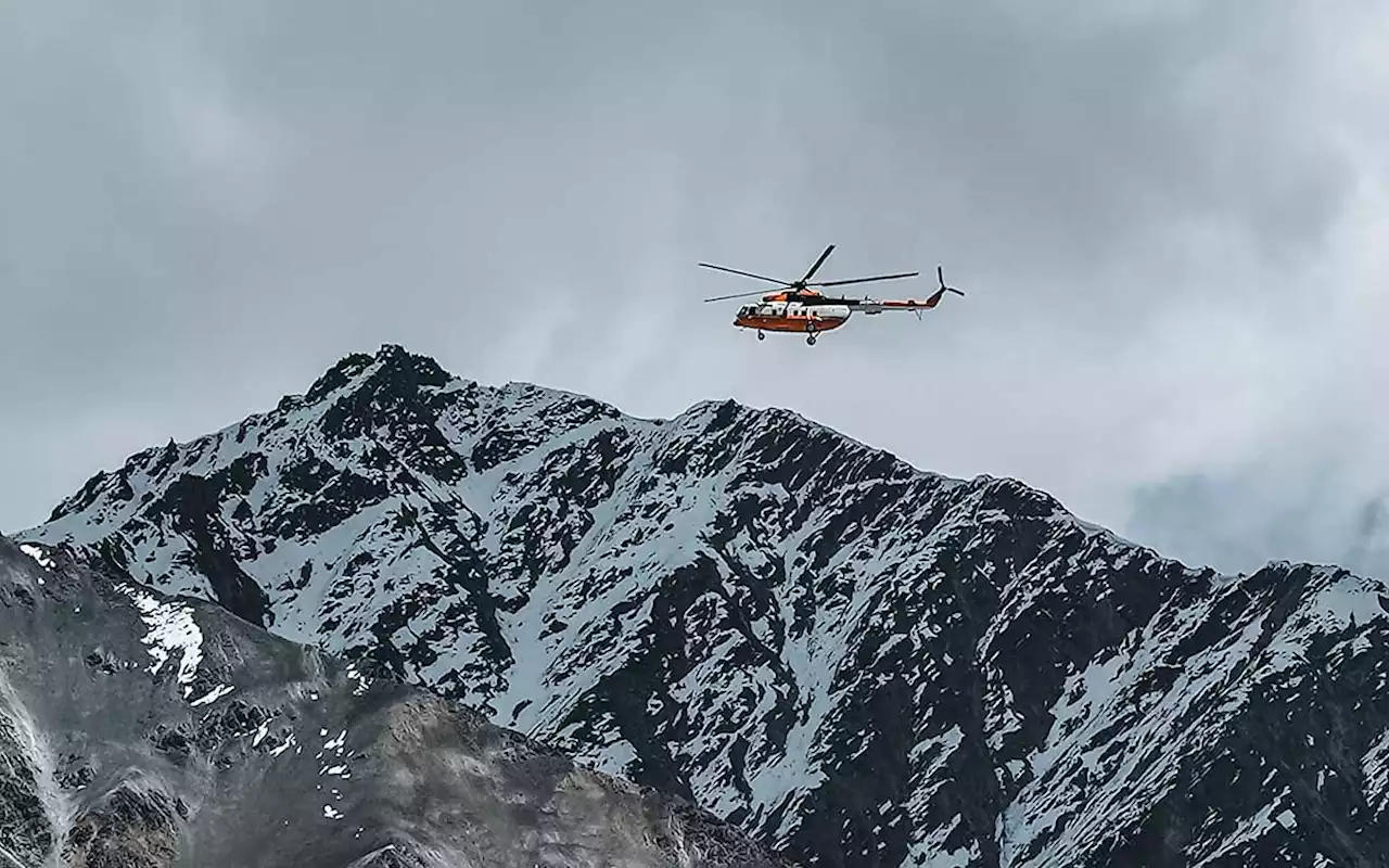 Identifican a mexicanos fallecidos al caer su helicóptero cerca del Everest