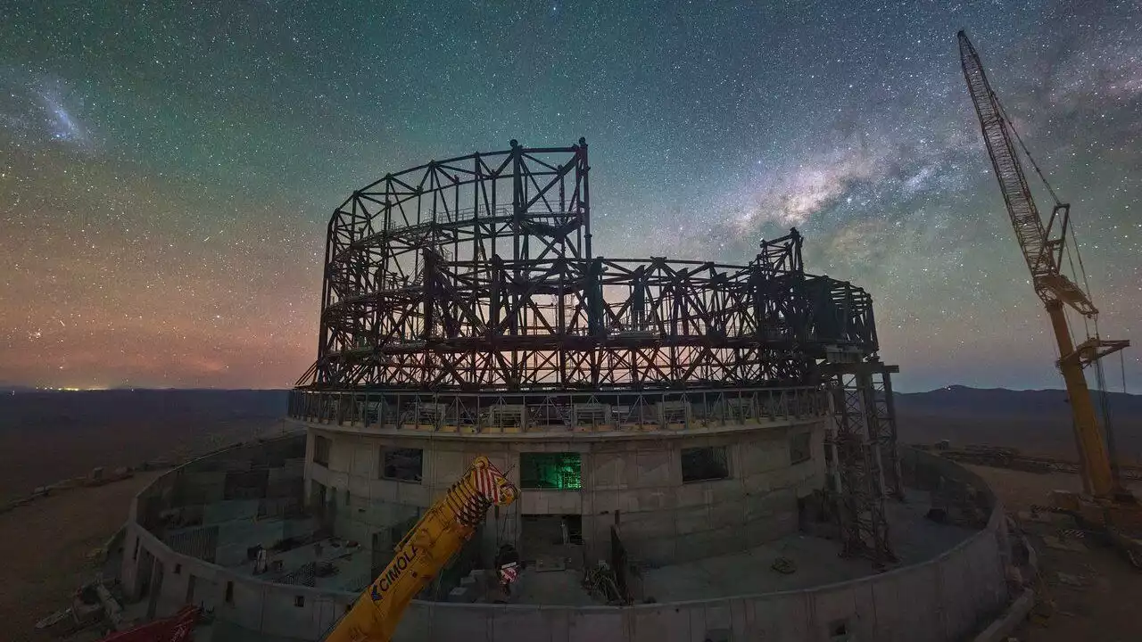 Construção de telescópio revolucionário no deserto do Atacama com espelho de 39 metros está 50% concluída; veja fotos