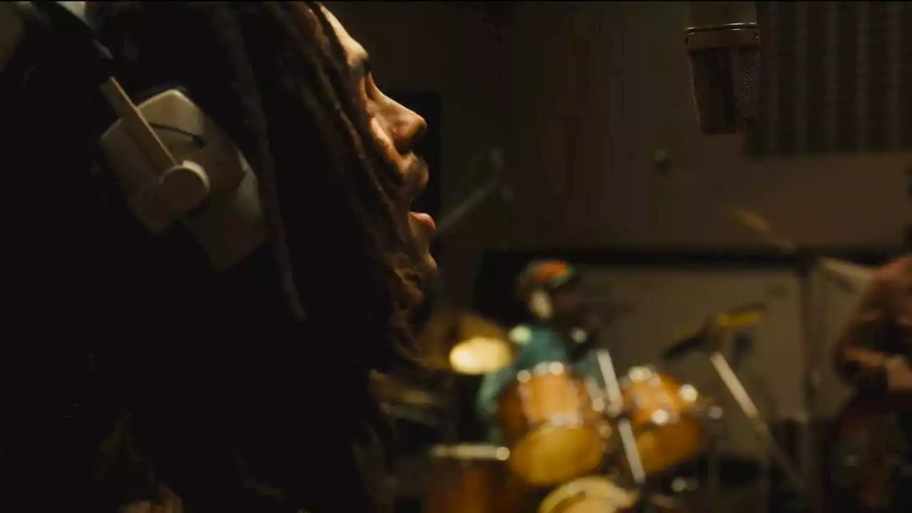 Kingsley Ben-Adir è Bob Marley nel primo trailer in italiano di One Love