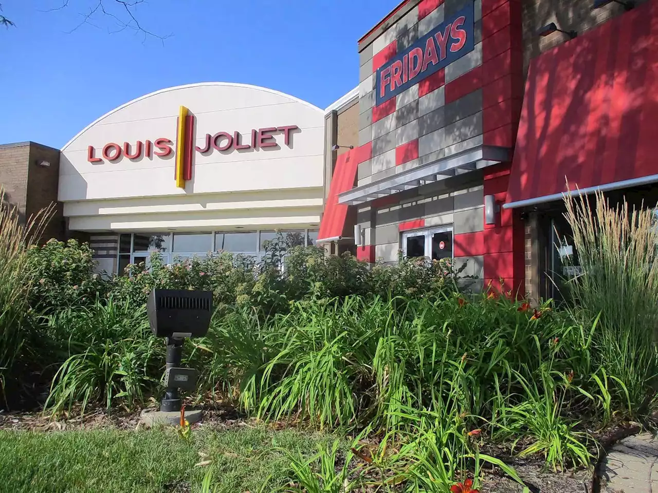 Bloomingdale mall owner acquires Louis Joliet Mall