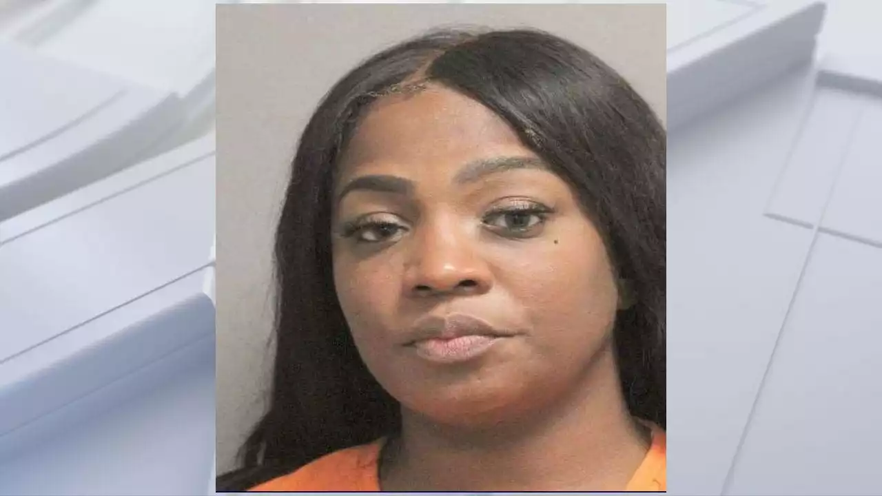 Harris Co. Crime: Mother accused of leaving 6-year-old at home, returned home intoxicated