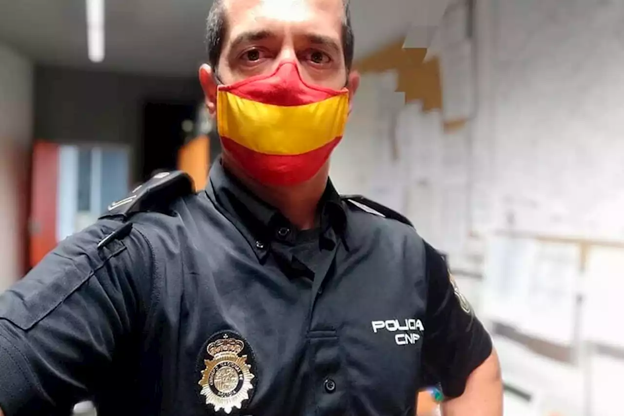Un policía youtuber se queda 150 días sin sueldo por subir vídeos no permitidos