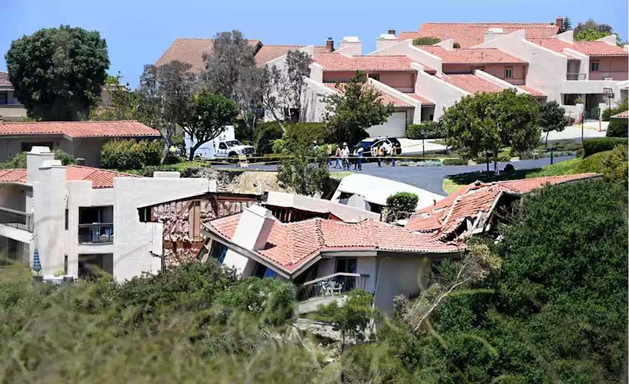 At least 10 Rolling Hills Estates homes will slide into canyon, officials say