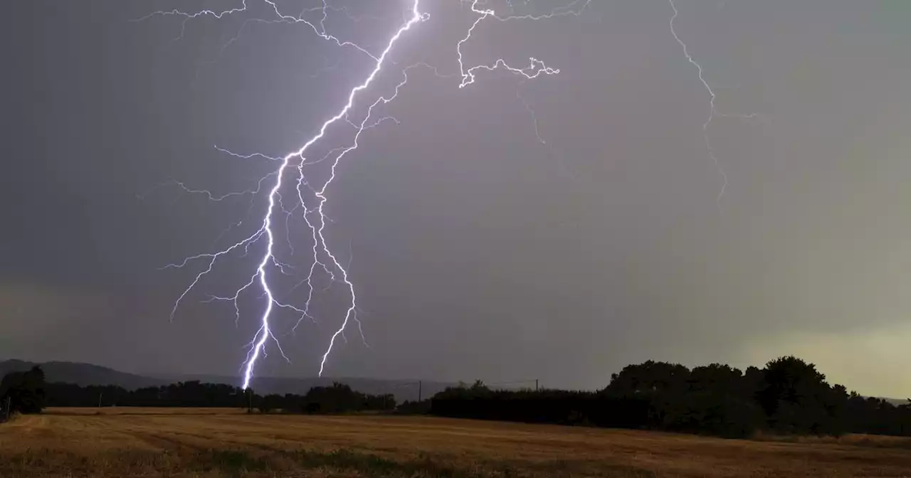 Canicule, « orages extrêmes», «derecho» : une partie de la France en alerte