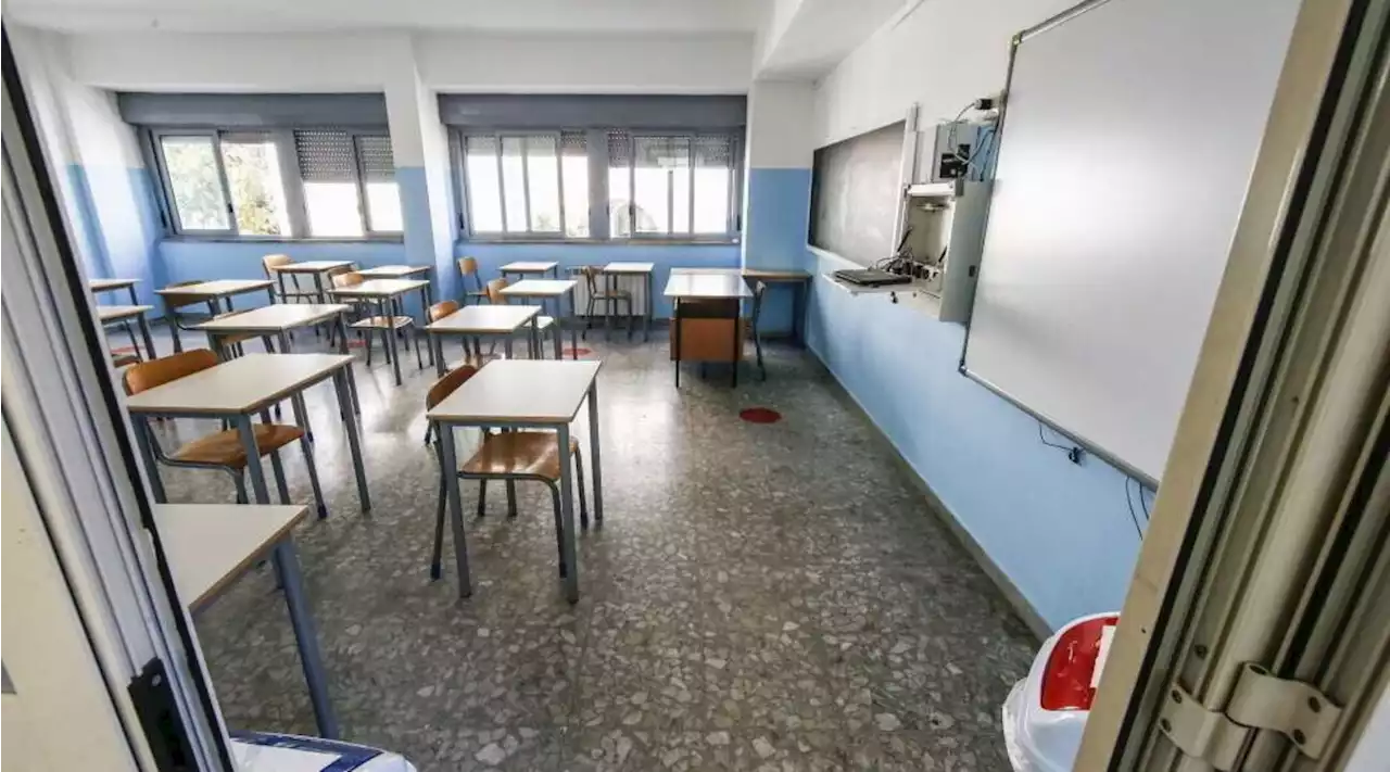 Genova, abusò di studentessa minorenne: professore condannato a 12 anni