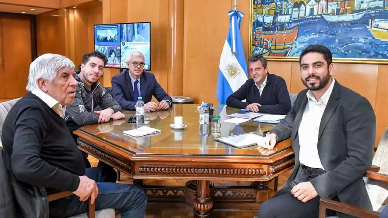 Sergio Massa se reunió con Hugo Moyano y recibió su apoyo para las PASO