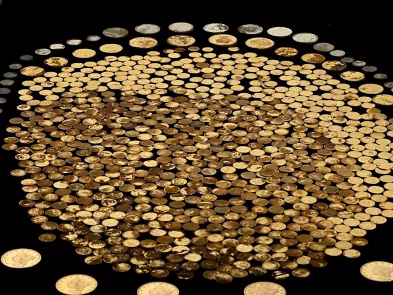 Man uncovers more than 700 gold coins on his cornfield: 'Most insane thing ever'