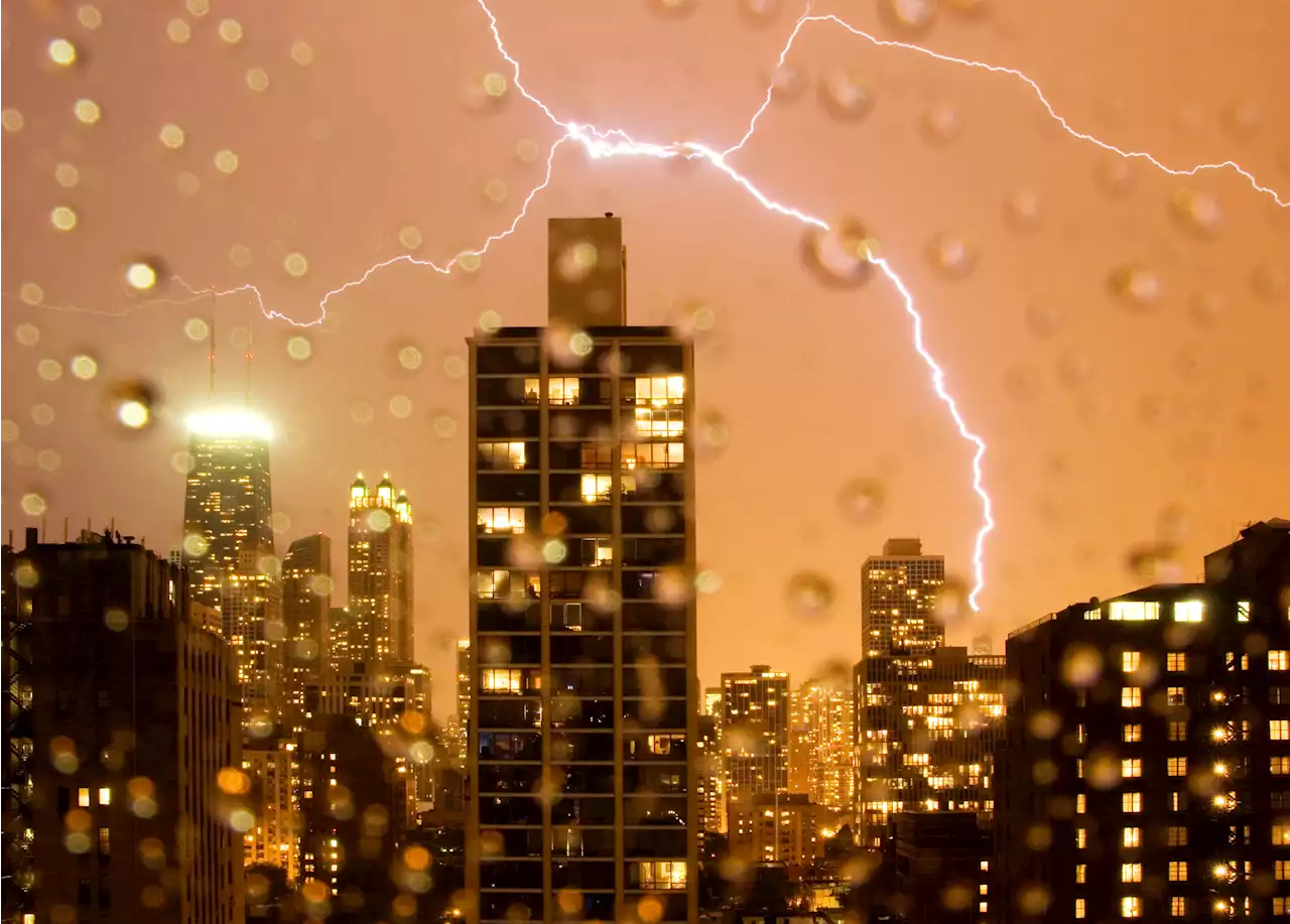 'Unsettled' weather pattern bringing potential for severe storms headed to Chicago