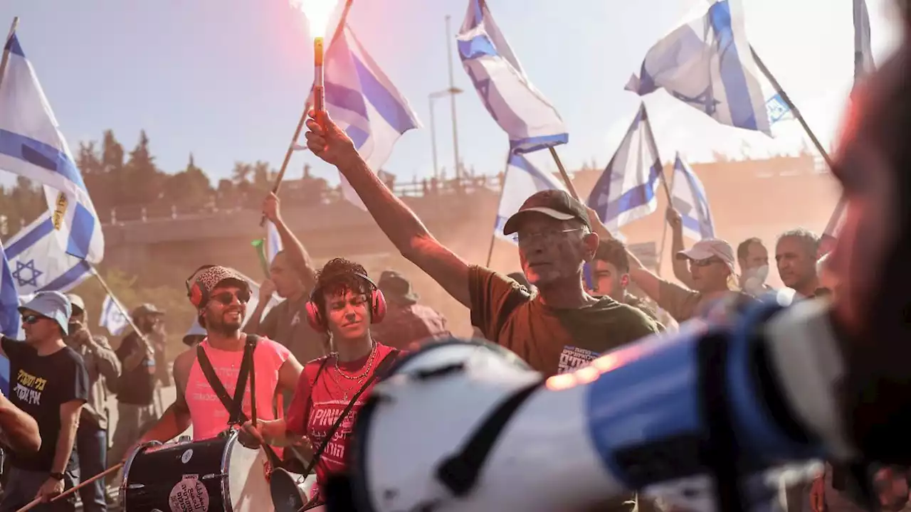 Massenprotest gegen Justizreform legt Israel zeitweise lahm