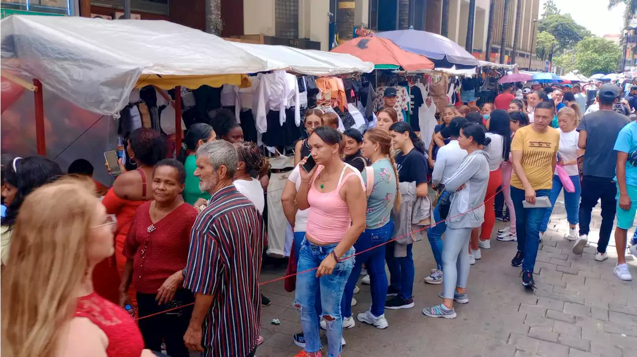 Cientos de personas hacen fila para recibir hasta $ 1'000.000 que está dando el Gobierno - Pulzo