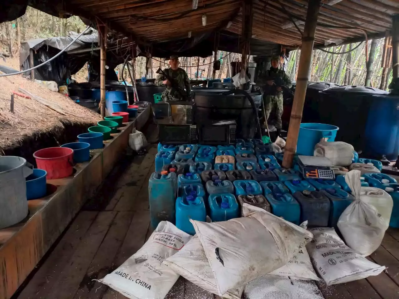 Duro golpe al narcotráfico: destruyeron megalaboratorio de cocaína en Antioquia - Pulzo