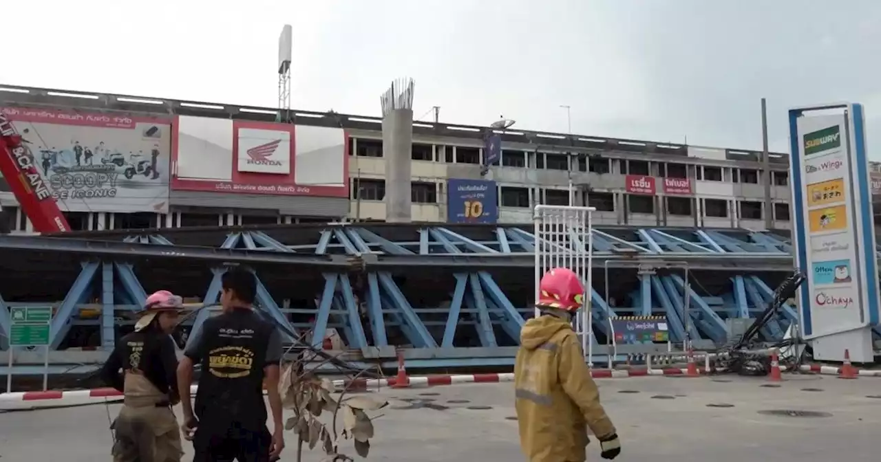 Bangkok, cavalcavia collassa nell'ora di punta, il momento del crollo - Video