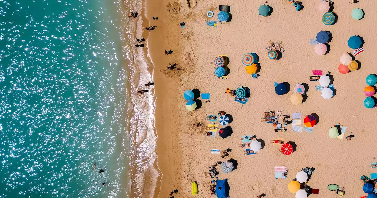 Calor intenso atrai muitos turistas ao Algarve