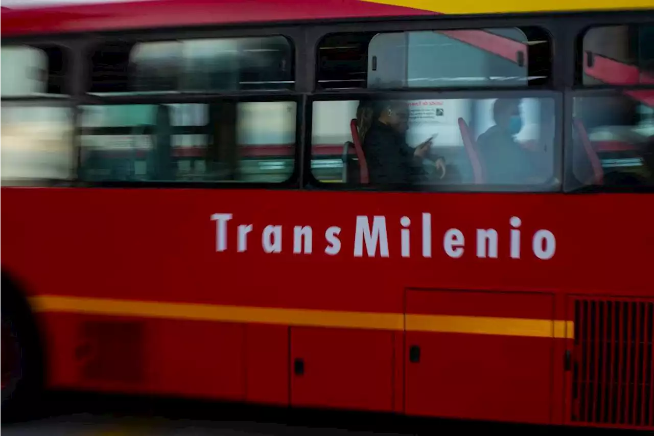 Mujer murió en un bus de TransMilenio por un infarto