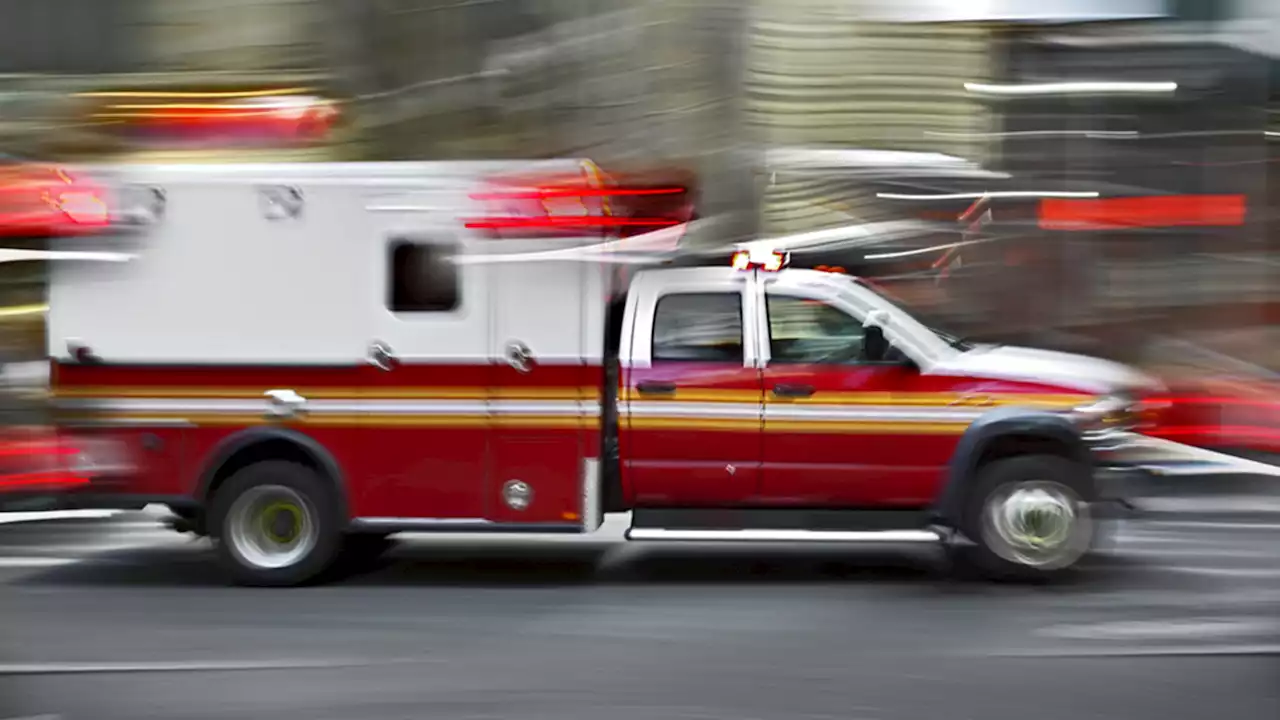 Greyhound bus crash on I-70 leaves 3 dead, 14 injured near St. Louis, Illinois State Police say