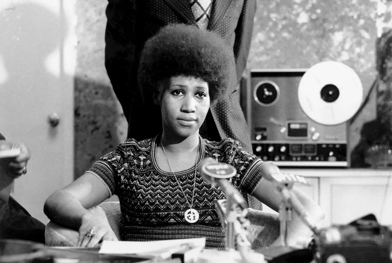 Aretha Franklin’s handwritten will found in couch is valid, judge rules