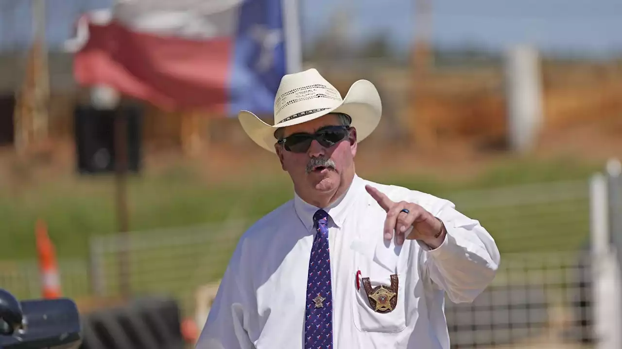 Deputies who reported a Texas sheriff to public corruption investigators say nothing was done