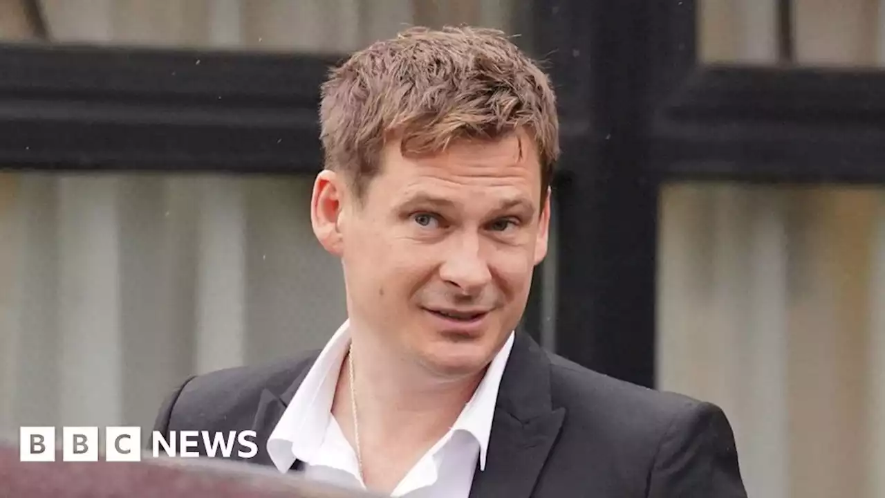 Lee Ryan: Blue singer assault charge dropped