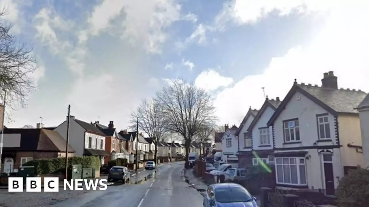 Bloxwich: Man stabbed in fight after multi-vehicle crash