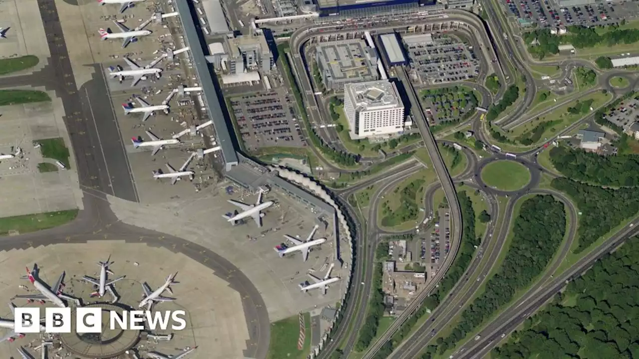 Gatwick Airport: Opponents express concern over second runway