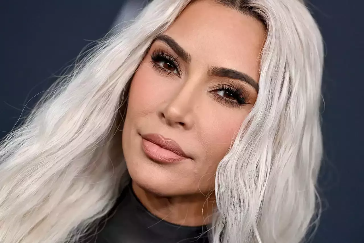 Kim Kardashian : cette mystérieuse silhouette à l’arrière plan de son ...