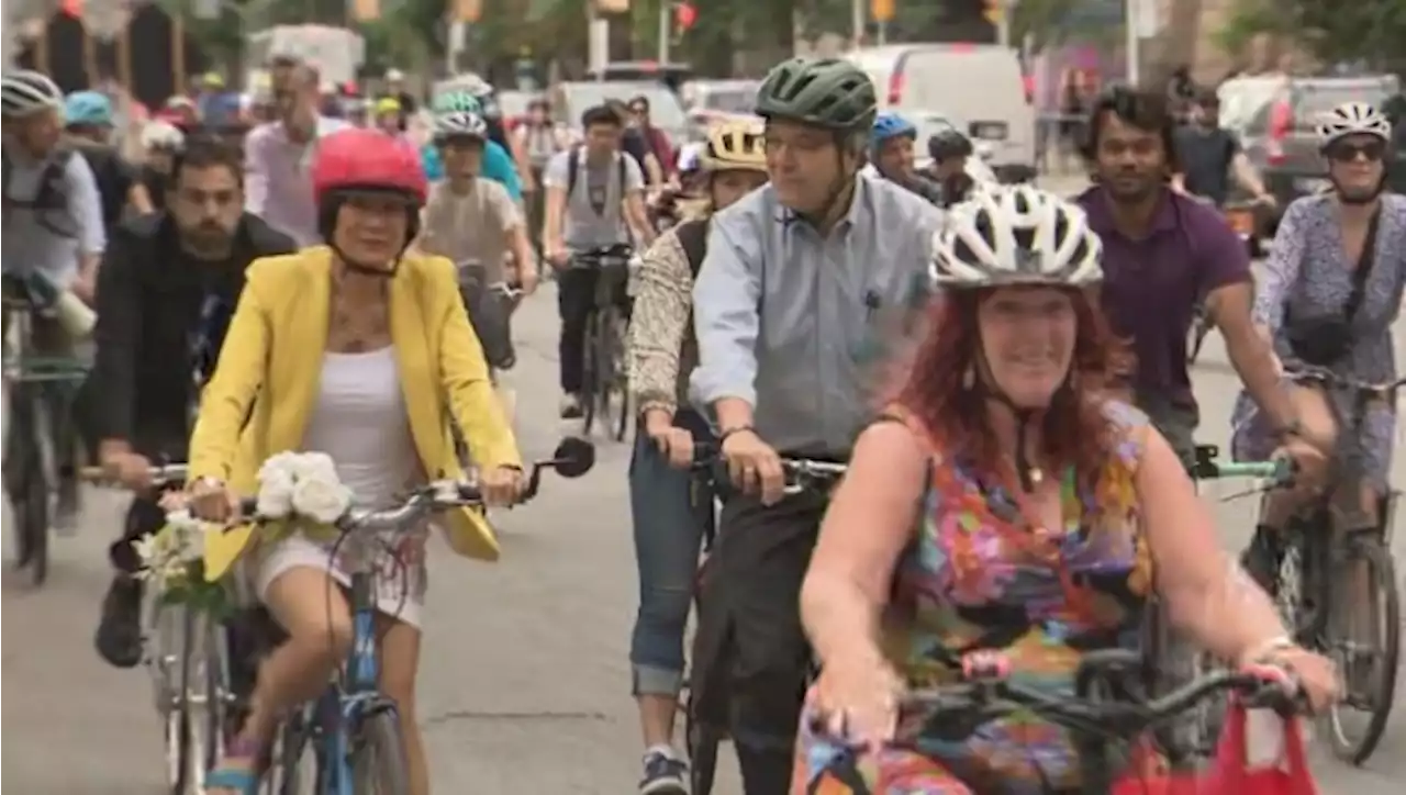 WATCH: Olivia Chow bikes to work on first official day as mayor