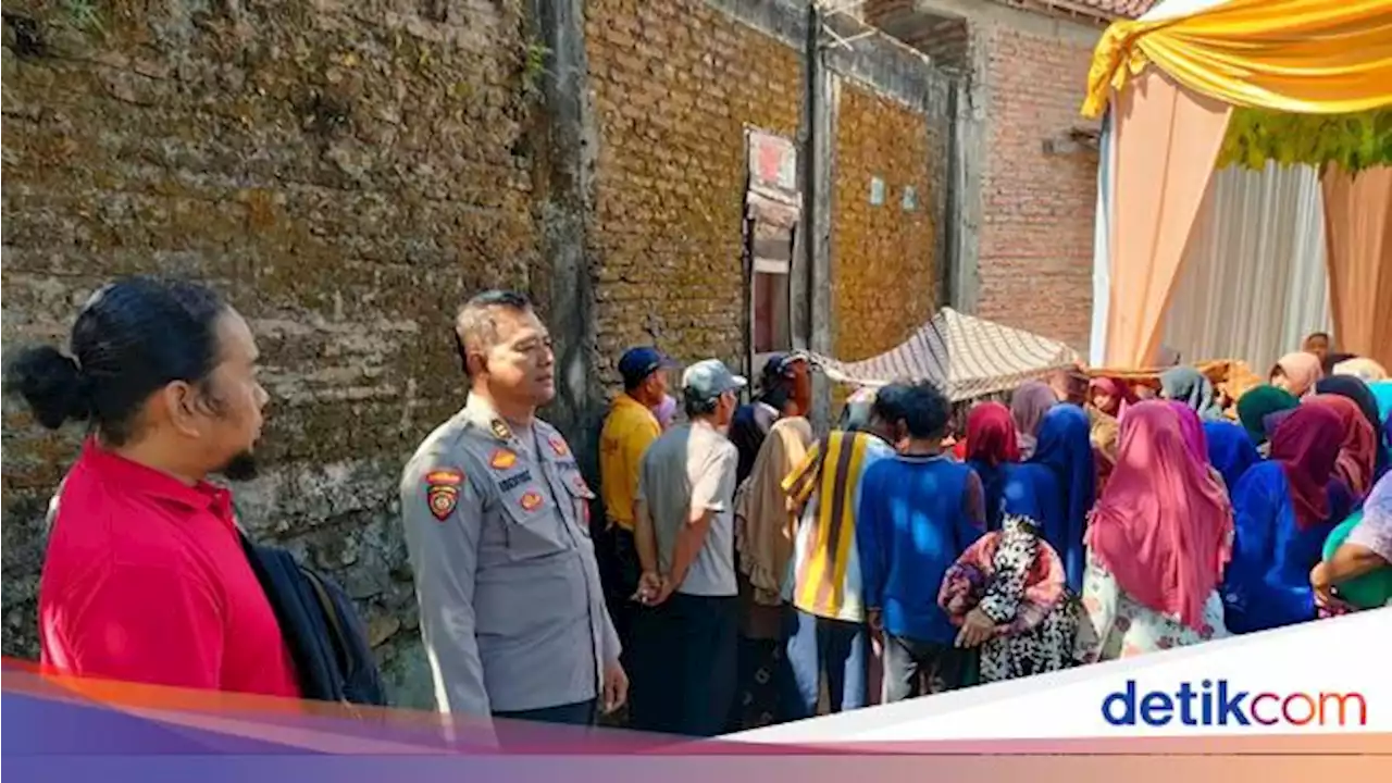 Kesedihan Pengantin Menikah di Depan Jasad Ayah yang Tewas Gantung Diri