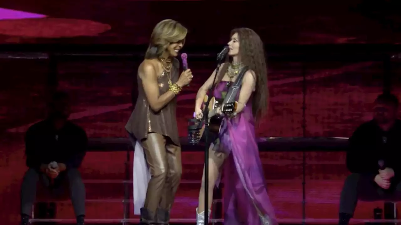 Watch Hoda Kotb Tear Up During Shania Twain Duet