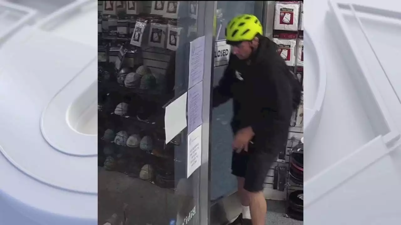 Thief breaks into Pico-Robertson boutique, flees on bicycle