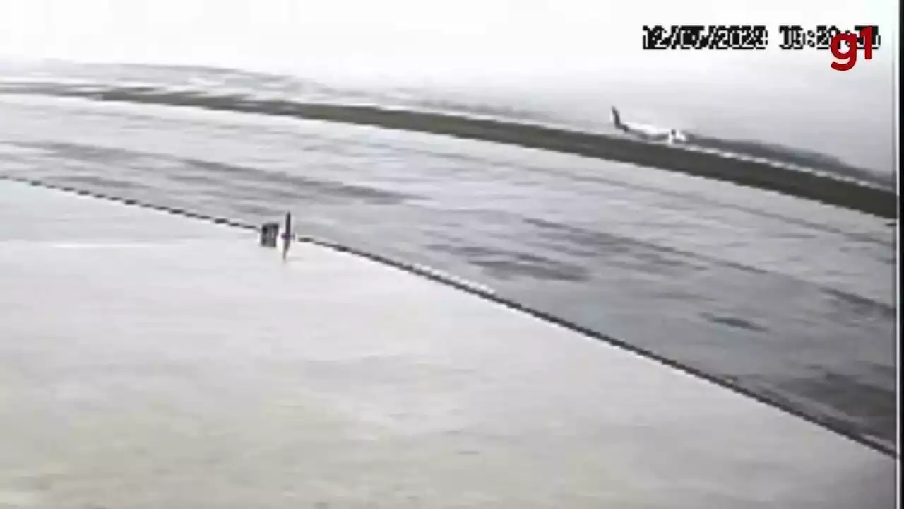 Vídeo mostra momento em que avião derrapa em aeroporto de Florianópolis