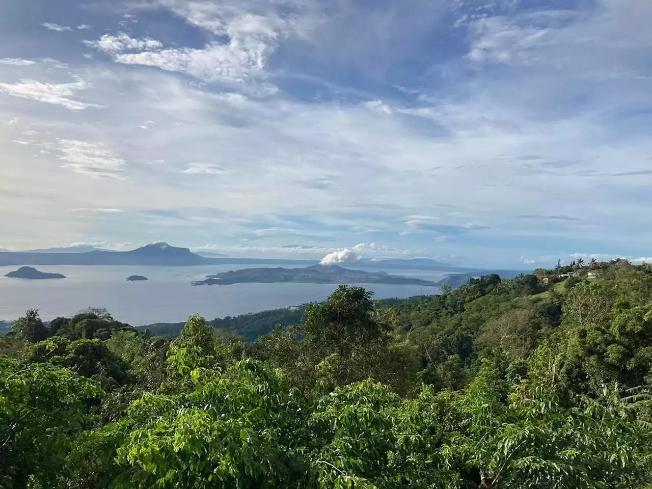 PHIVOLCS: More volcanic earthquakes, plumes observed over Taal Volcano