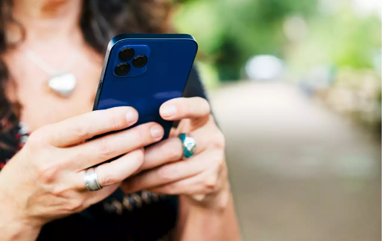 A Nursery Has Sparked Debate After Telling Parents To Get Off Their Phones