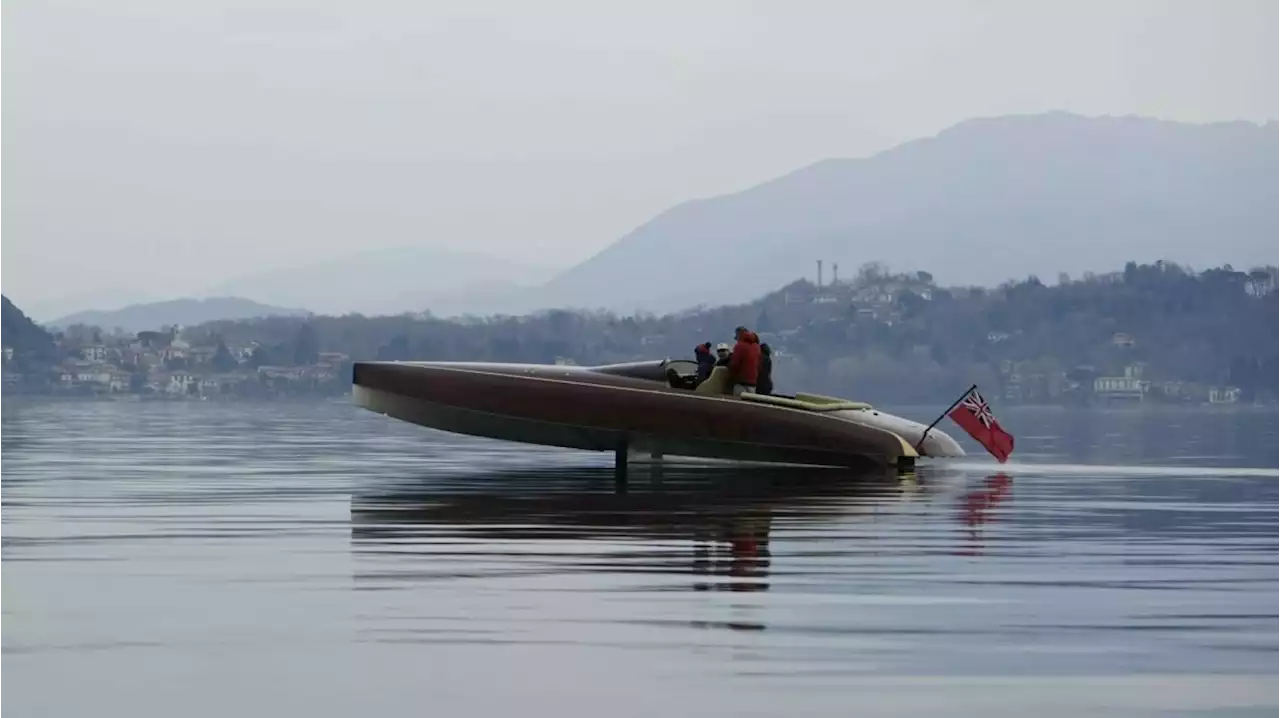 Elektrisches Tragflächenboot SpiritBARTech35EF mit hoher Reichweite