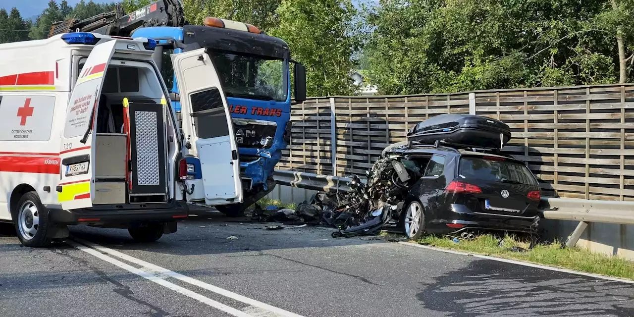 Lkw prallt nach Crash gegen Auto – Lenker (44) tot