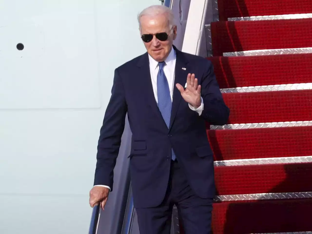 La gaffe di Biden con Carlo III: ecco perché ha infranto il protocollo reale