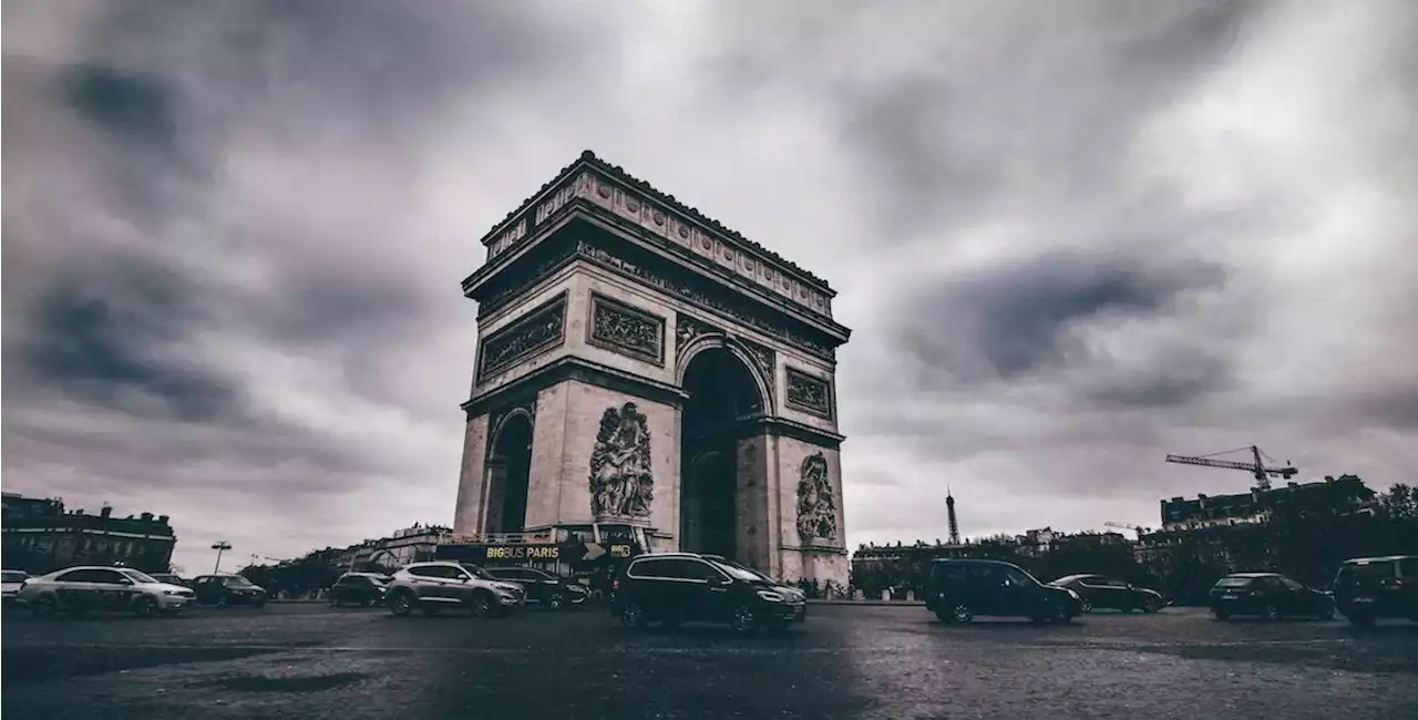 A Parigi il parcheggio dei SUV costerà di più - Il Post