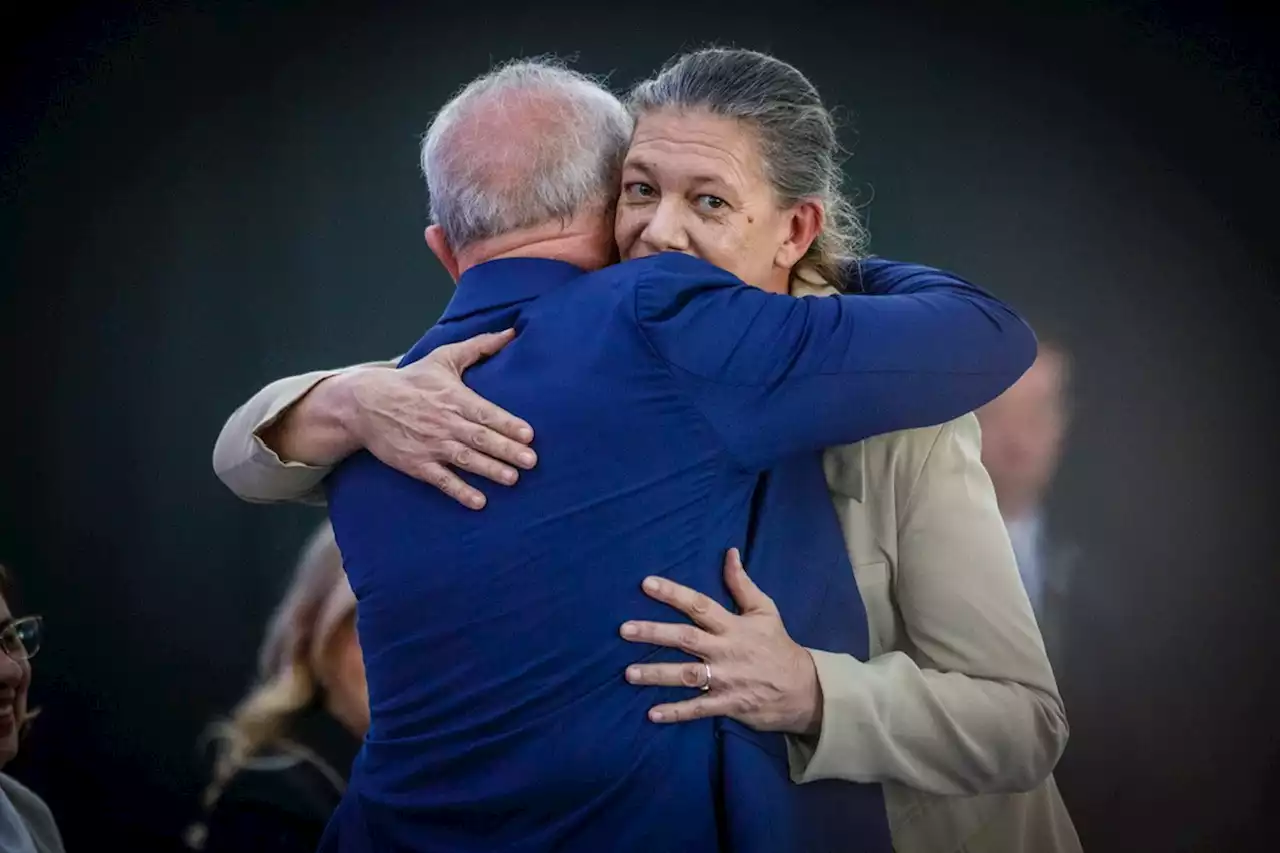 Sob pressão do Centrão, Ana Moser afirma que saída não foi discutida com Lula