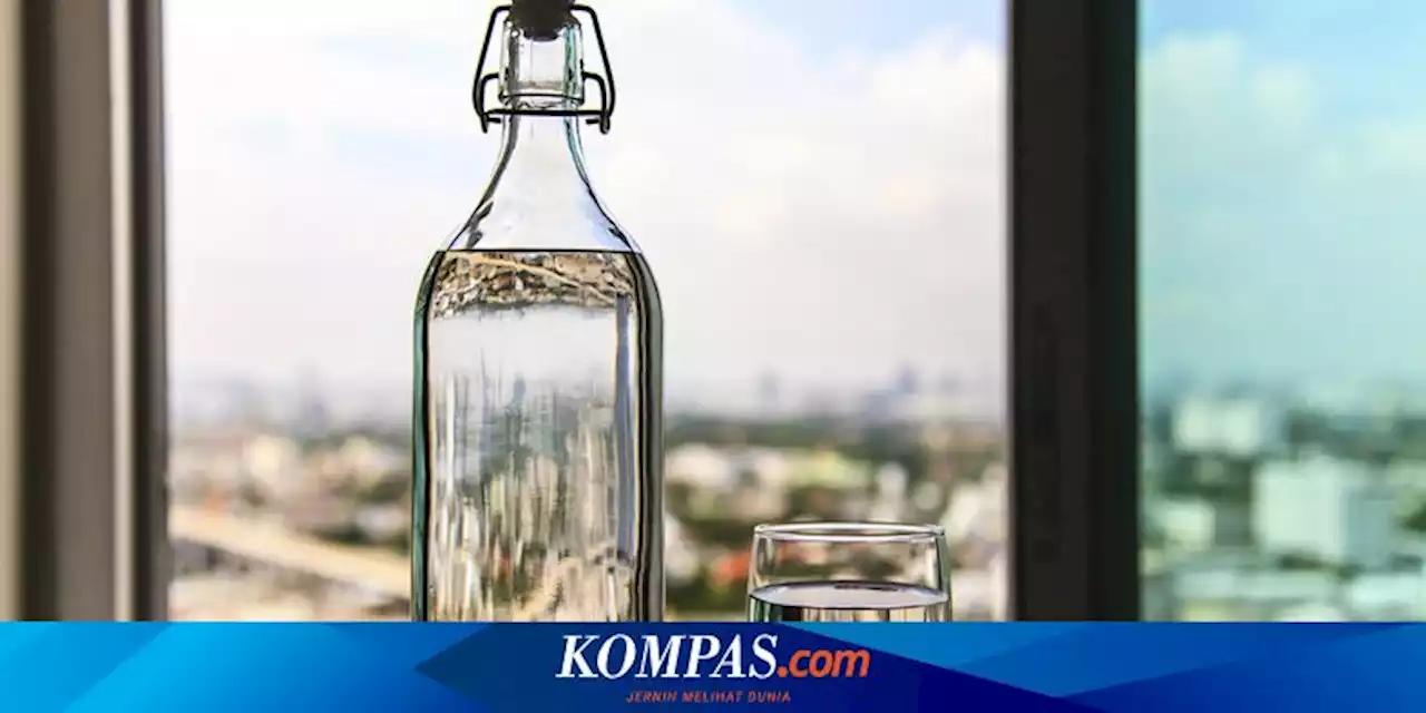 6 Cara Membersihkan Botol Kaca Pakai Bahan-bahan di Dapur